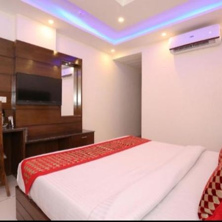 Hotel Silver Palm Zirakpur Extérieur photo