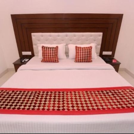 Hotel Silver Palm Zirakpur Extérieur photo