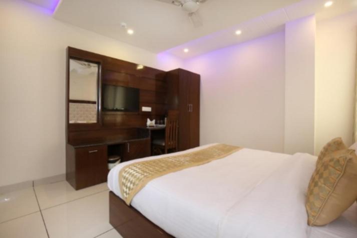 Hotel Silver Palm Zirakpur Extérieur photo