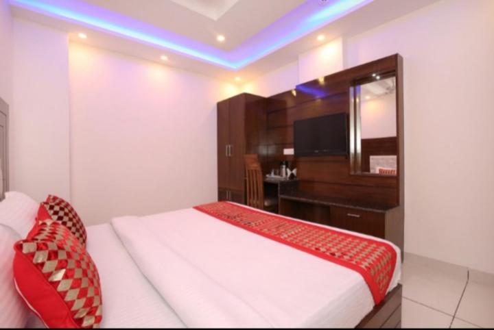 Hotel Silver Palm Zirakpur Extérieur photo